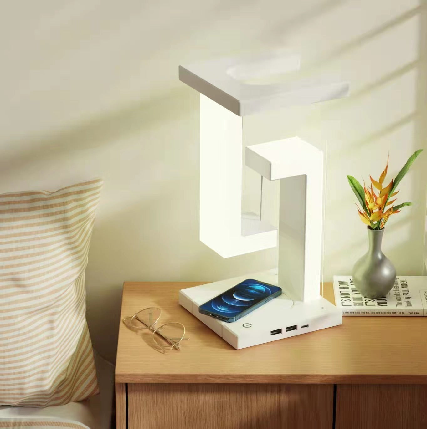 Creative Wireless Charging Suspension Table Lamp – Floating Balance Lamp for Home & Bedroom Decor