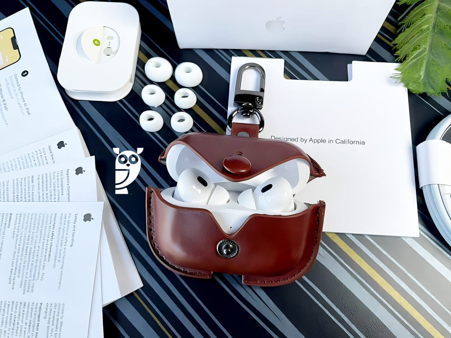 AIRPOD PRO2 WITH LEATHER CASE